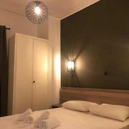 Renovated Minimal Apartment Next To Metro Athen Exterior foto