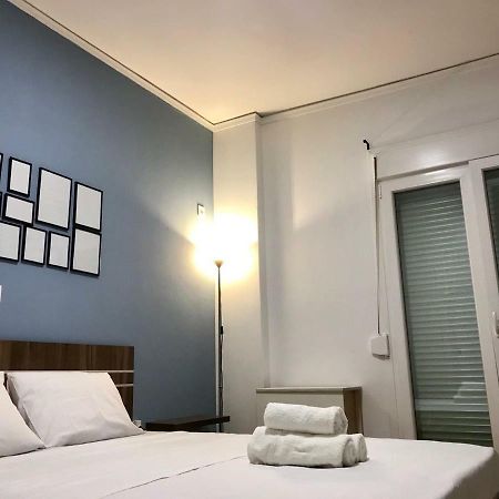 Renovated Minimal Apartment Next To Metro Athen Exterior foto