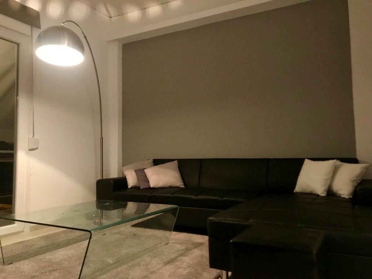 Renovated Minimal Apartment Next To Metro Athen Exterior foto