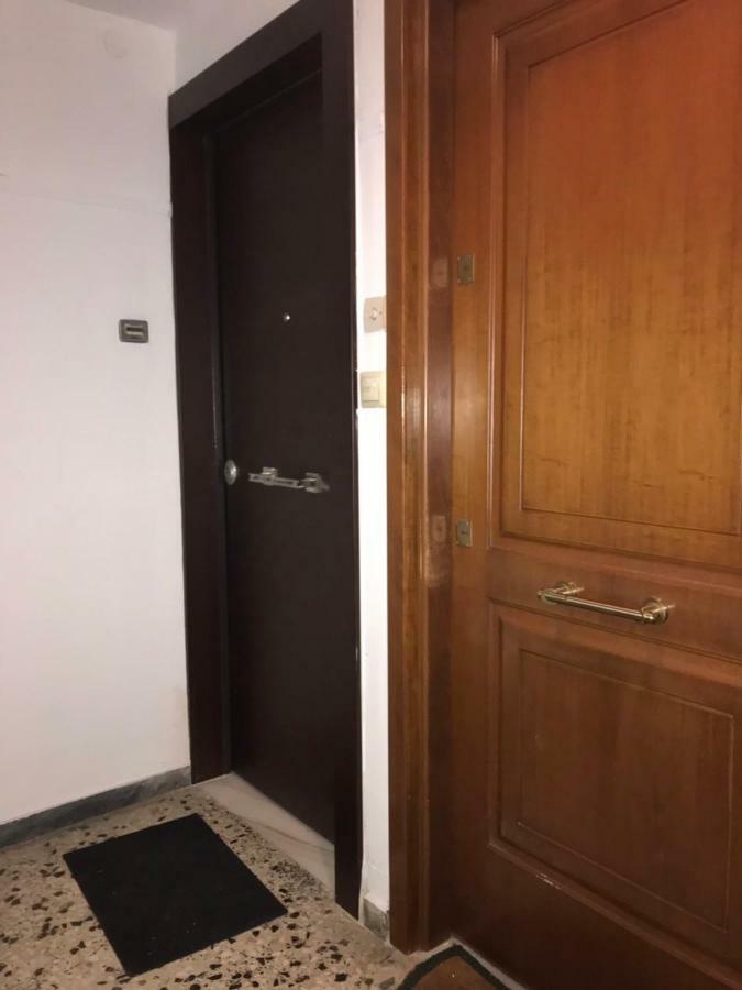 Renovated Minimal Apartment Next To Metro Athen Exterior foto