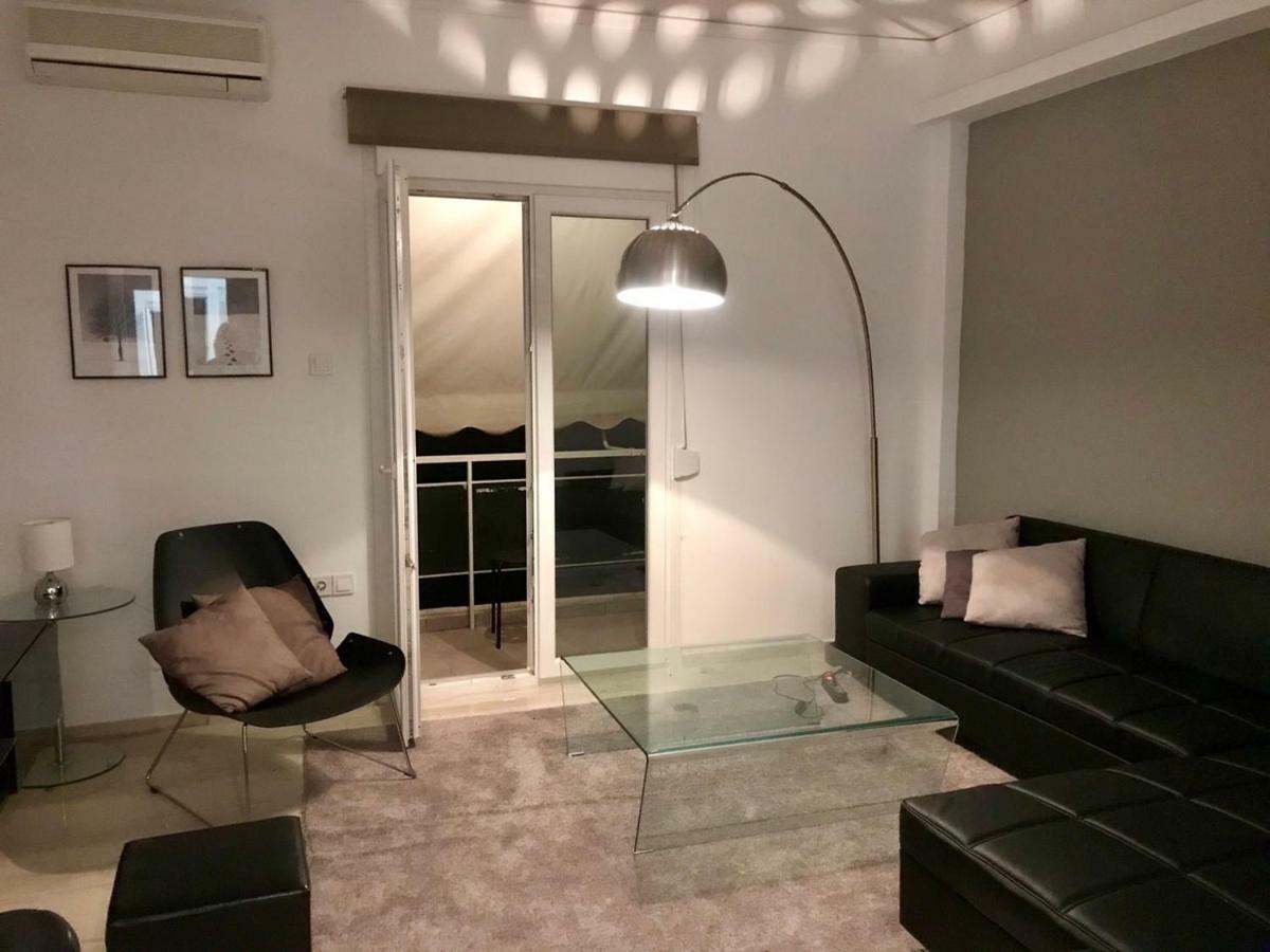 Renovated Minimal Apartment Next To Metro Athen Exterior foto