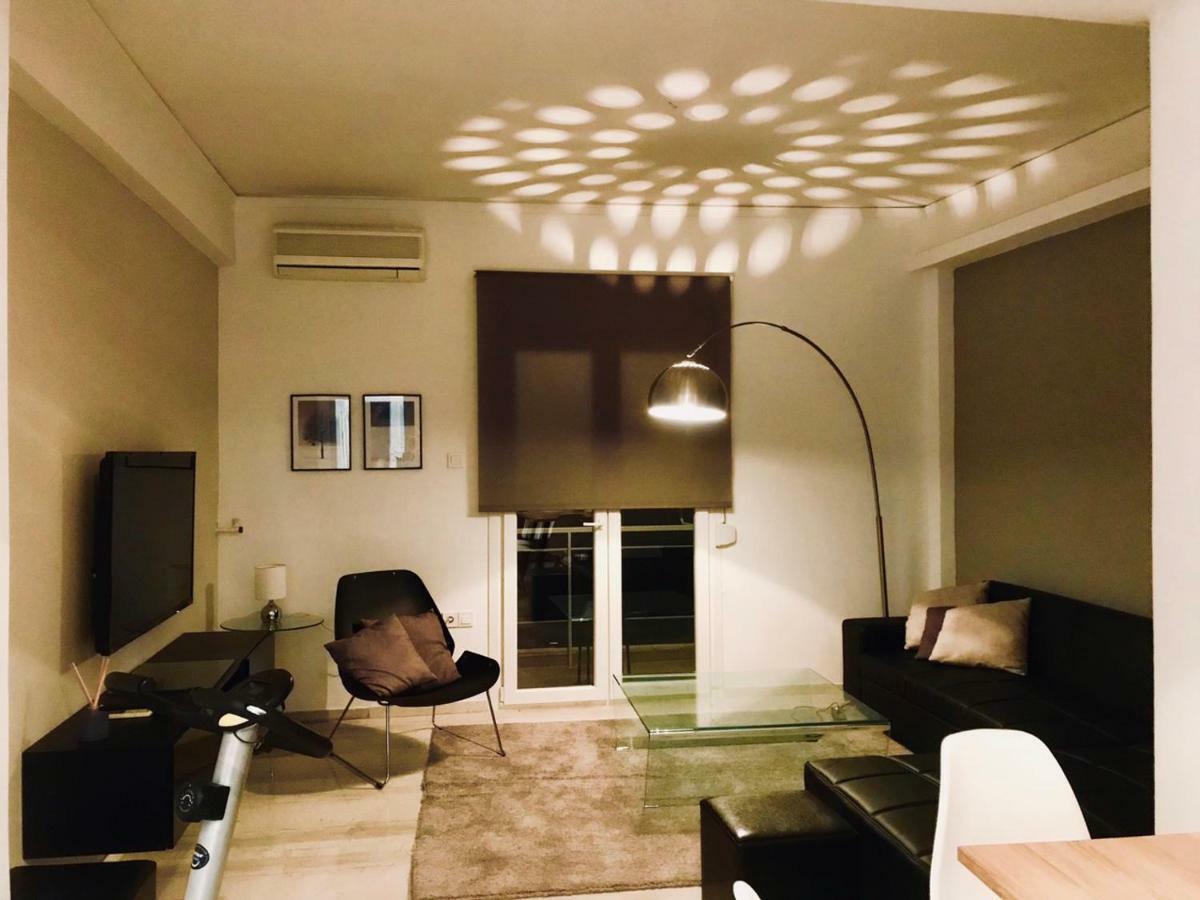 Renovated Minimal Apartment Next To Metro Athen Exterior foto